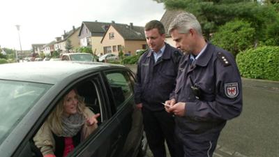 Schneller als die Polizei erlaubt: Staffel 10, Folge 32: Ein Model auf Abwegen