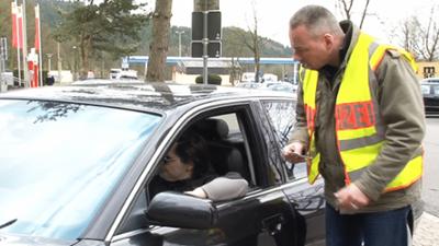 Schneller als die Polizei erlaubt: Staffel 6, Folge 39: Semi professioneller Rennfahrer