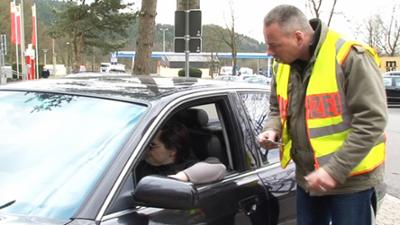 Schneller als die Polizei erlaubt: Staffel 6, Folge 39: Semi professioneller Rennfahrer