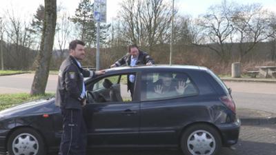 Schneller als die Polizei erlaubt: Staffel 10, Folge 8: Sofa im Abflug