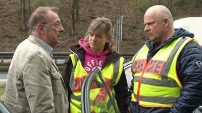 Schneller als die Polizei erlaubt: Staffel 10, Folge 9: Uneinsichtige Hooligans