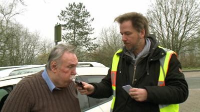 Schneller als die Polizei erlaubt: Folge 16: Uneinsichtiger Ehemann auf der Flucht