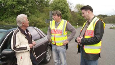 Schneller als die Polizei erlaubt: Staffel 8, Folge 28: Scheinheilig