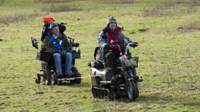 Top Gear: Folge 4: Off-Road-Elektromobile für Gehbehinderte