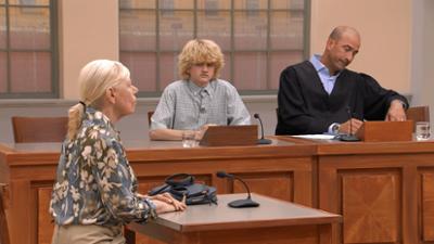 Ulrich Wetzel - Das Jugendgericht: Griff sympathischer Einserschüler krawallige Seniorin hinterrücks an?