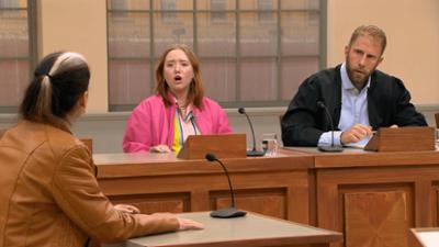 Ulrich Wetzel - Das Jugendgericht: Folge 42: Schülerin soll im Schulsekretariat geklaut haben