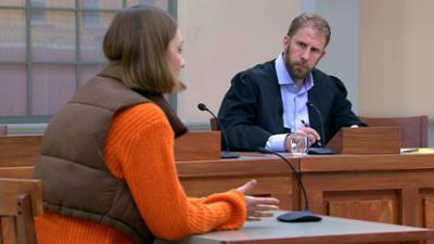 Ulrich Wetzel - Das Jugendgericht: Folge 5: Tochter von Influencerin zerschneidet Mutter das Gesicht