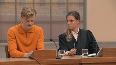 Ulrich Wetzel - Das Jugendgericht: Stiller Teenie soll Stiefvater nach Drill-Sessions niedergeschlagen haben