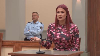 Ulrich Wetzel - Das Jugendgericht: Folge 12: Hat 18-jähriger Vamp Lehrer absichtlich in den Po gebissen?