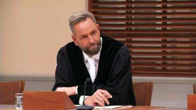 Ulrich Wetzel - Das Strafgericht: Redseliger Großmarktdetektiv wurde mundtot gemacht und auf Gabelstapler in luftige Höhe verfrachtet