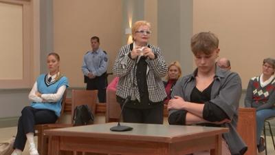 Ulrich Wetzel - Das Strafgericht: Folge 382: Brach 49-Jähriger aus Neid bei seiner Mutter ein?