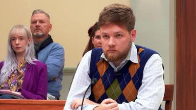 Ulrich Wetzel - Das Strafgericht: Folge 348: Mann brettert durch Verkehrskontrolle und will halbnackt vor Gericht treten
