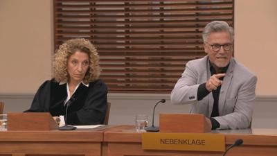 Ulrich Wetzel - Das Strafgericht: Pantoffelheld soll acht Jahre ältere Ex-Freundin von Balkon geworfen haben