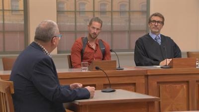 Ulrich Wetzel - Das Strafgericht: Folge 176: Autoflucht nach Beziehungsstreit endet mit Totalschaden im Wald