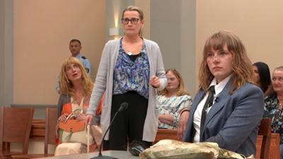 Ulrich Wetzel - Das Strafgericht: Wurde Frau mit Schönheitswahn gedemütigt und entstellt, weil sie Stieftochter Abnehmspritze unterjub