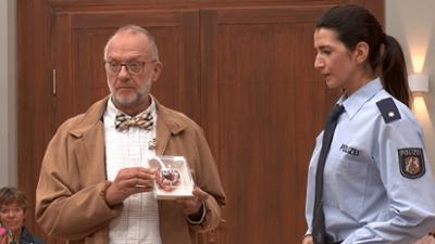 Ulrich Wetzel - Das Strafgericht: Überfall am Geldautomaten - Ist 71-Jährige eiskalt und gefährlich?