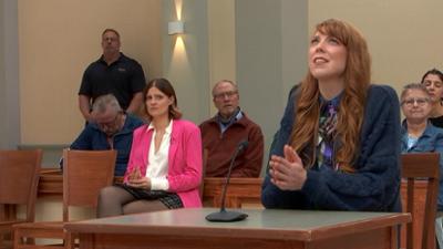 Ulrich Wetzel - Das Strafgericht: Verfeindete Kollegen landen nach Horror-Begegnung in der Sauna vor Gericht