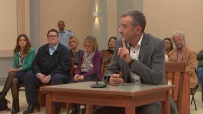 Ulrich Wetzel - Das Strafgericht: Aus der Traum von New York - Schlug junger Nachbar Ersatzoma nieder, um ihre Reisekasse zu klauen?