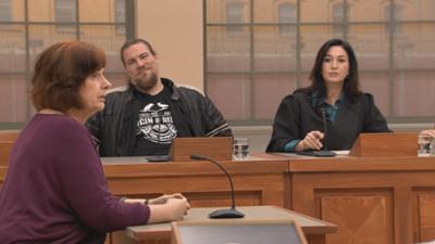 Ulrich Wetzel - Das Strafgericht: Folge 98: Straßenmusiker schlägt Rivalin nieder