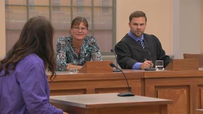 Ulrich Wetzel - Das Strafgericht: Folge 165: Ehefrau soll Dobermann auf Nebenbuhlerin gehetzt haben