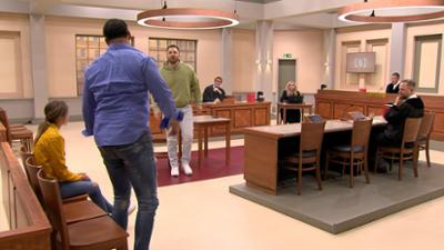 Ulrich Wetzel - Das Strafgericht: Rasend vor Wut - Verwüstete Forstarbeiter mit der Axt vor den Augen seiner Stieftochter ein Fitnesss