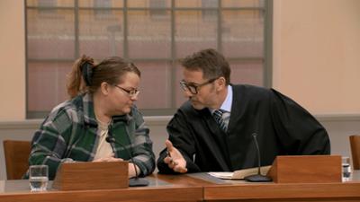 Ulrich Wetzel - Das Strafgericht: Horror auf dem Spielplatz - Junge Frau nach Farbbeutelangriff schwer verletzt