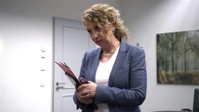 Ulrich Wetzel - Der Ermittlungsrichter: Folge 4: Dramatischer Überfall! Wer stellte Mittdreißigerin auf dem Heimweg nach?
