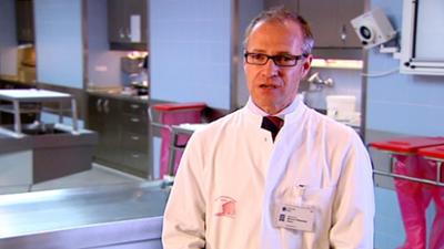 Anwälte der Toten: Folge 1: Hautarzt als Serienkiller / Lehrerin von Schülern ermordet