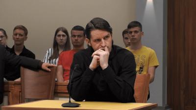 Barbara Salesch: Folge 28: Pfarrer entkommt Brand - War es ein Gemeindemitglied?