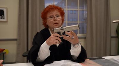 Barbara Salesch: Tragische Verwechslung: Ehefrau schießt auf Ehemann statt Stalker