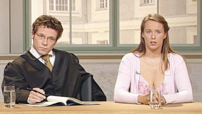 Das Familiengericht: Folge 12: Die Babyklappe / Indisch für Anfänger