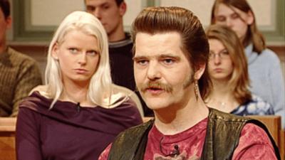 Das Familiengericht: Folge 135: Die Fernsehbeichte / Das Kellerkind