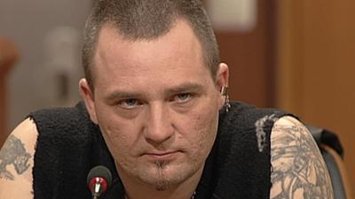 Das Strafgericht: Folge 147: Sprich mich nicht an / Die Fotostrecke