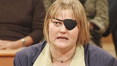 Das Strafgericht: Folge 100: Eine Dicke schlägt zurück / Flammende Leidenschaft