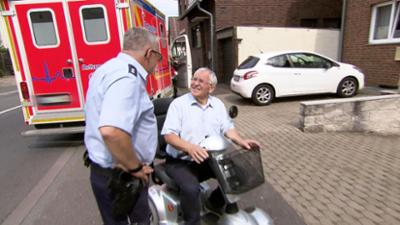 Der Blaulicht Report: Folge 9: Bahnarbeiter findet Blutspuren / Jugendliche überfällt Apotheke