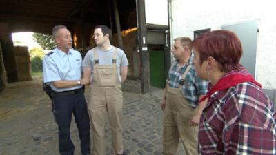 Der Blaulicht Report: Folge 50: Polizisten retten Baby vom Autodach