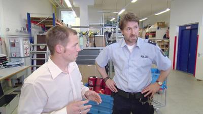 Der Blaulicht Report: Babysitterin hört Streit über Babyphone / Kleines Mädchen hat Monster gesehen