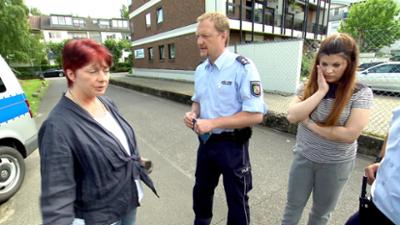 Der Blaulicht Report: Folge 22: Babyschale hängt an Fahnenmast