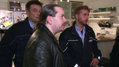 Der Blaulicht Report: Folge 40: Vater legt Baby in Babyklappe