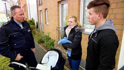 Der Blaulicht Report: Baby wird während Nickerchen entführt / Trucker zerrt an minderjähriger Anhalterin