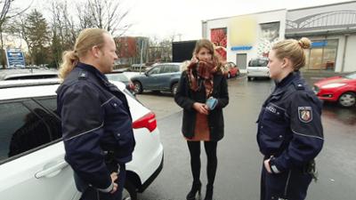 Der Blaulicht Report: Frau im Sonderangebot / Dreister Familienclan stresst Kinderarztpraxis