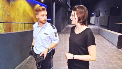 Der Blaulicht Report: Folge 37: Raubüberfall im Kino / Minderjährige wird in Auto gezerrt