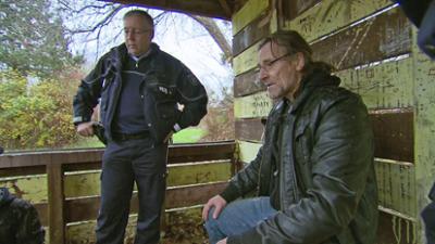 Der Blaulicht Report: Obdachloser spielt mit fremden Kind / Fremder Mann duscht in Wohnung