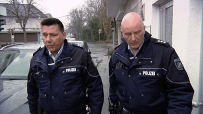 Der Blaulicht Report: Folge 42: Lehrerin sorgt sich um Schülerin / Muttersöhnchen wird vermisst