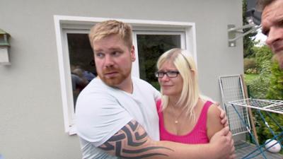 Der Blaulicht Report: Folge 65: Frau in brennendem Wohnwagen gefangen