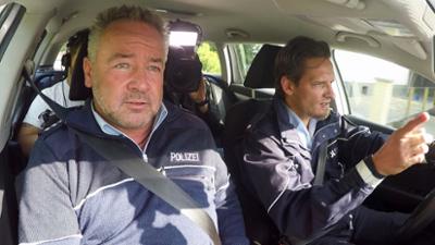 Der Blaulicht Report: Vater will sein Baby sehen / Ehepaar zwingt Minderjährige zu Nacktfotos