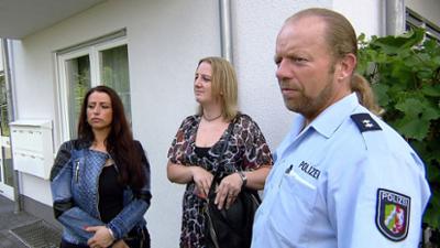 Der Blaulicht Report: Mann wird an Laternenpfahl bloßgestellt / Mutter bezichtigt Nanny der Kindesmisshandlung