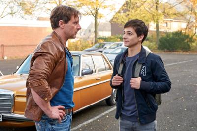 Der Lehrer: Staffel 6, Folge 11: Meinste so'n Tumor fragt erstmal nach'm Perso?