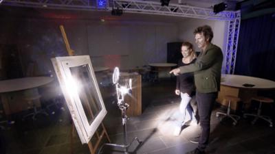 Die Versicherungsdetektive: Folge 5: Thema u.a.: Kann ein Spiegel einen Fensterrahmen entzünden?