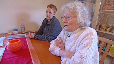 Die Versicherungsdetektive: Folge 8: Thema u. a.: Totalschaden bei einem Laptop